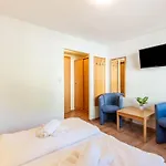Pretty In With Infrared Sauna *