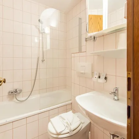 Pretty In With Infrared Sauna Apartman