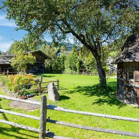 Pretty In With Infrared Sauna Оберау