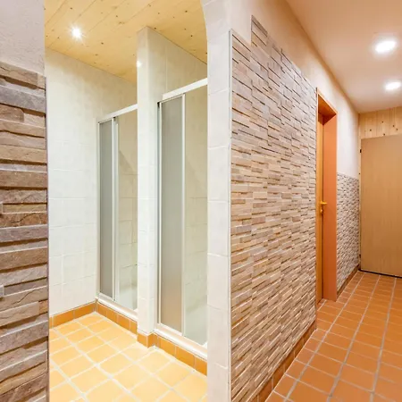 Pretty In With Infrared Sauna Оберау